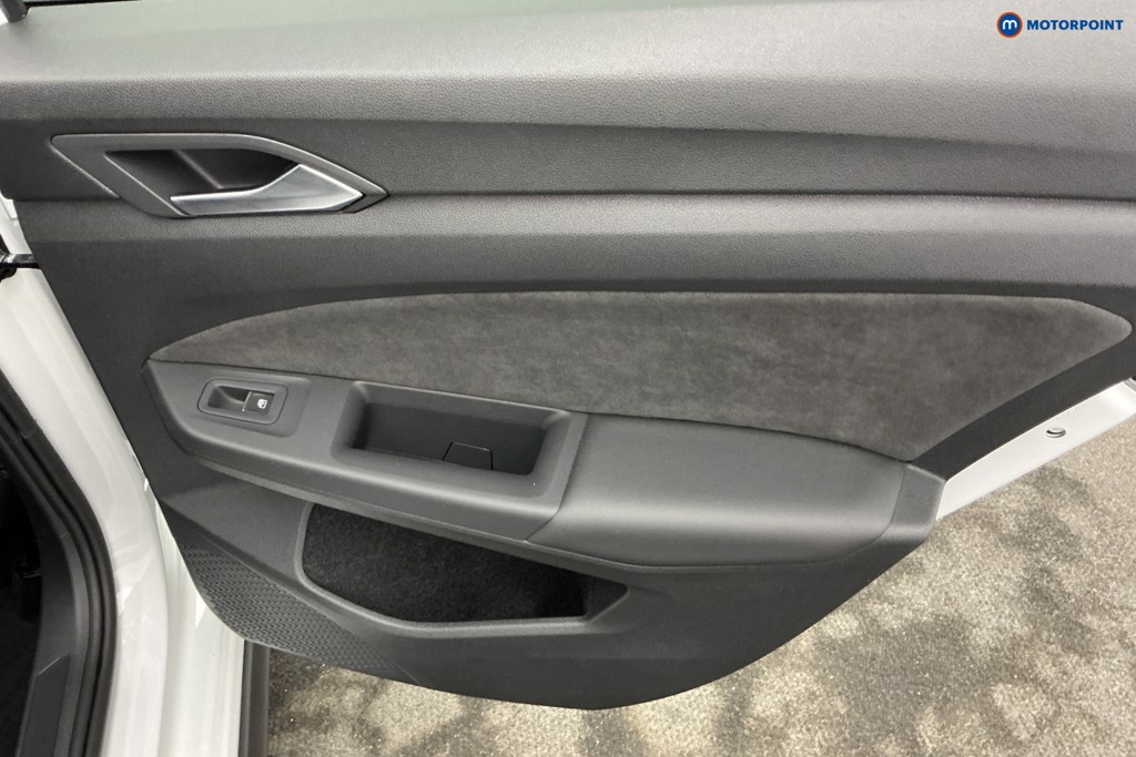 Volkswagen Golf GTE Automatic Petrol Plug-In Hybrid Hatchback - Stock Number (1643387) - 27th supplementary image
