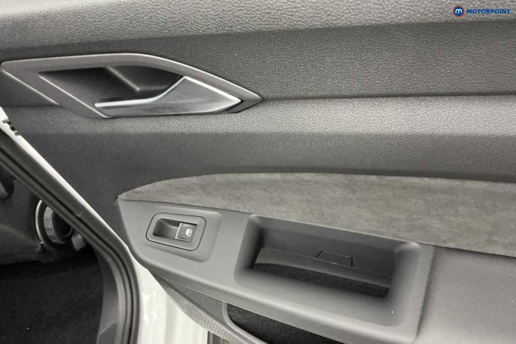 Volkswagen Golf GTE Automatic Petrol Plug-In Hybrid Hatchback - Stock Number (1643387) - 28th supplementary image