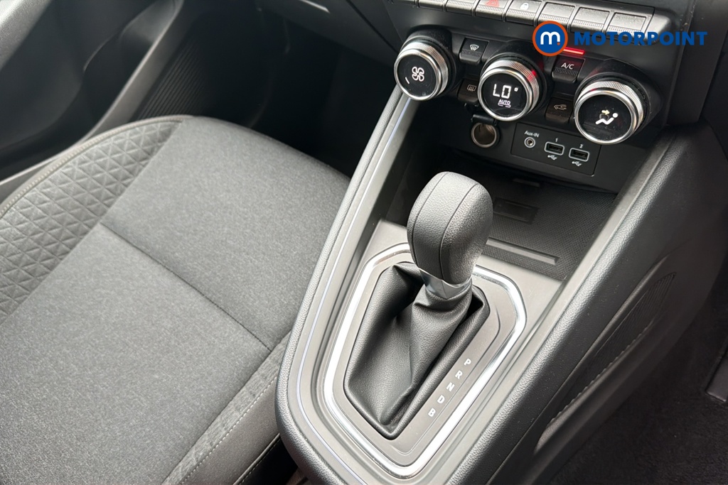 Renault Clio Evolution Automatic Petrol-Electric Hybrid Hatchback - Stock Number (1644065) - 15th supplementary image