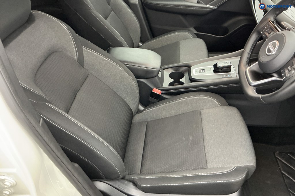 Nissan Qashqai N-Connecta Automatic Petrol-Electric Hybrid SUV - Stock Number (1644575) - 6th supplementary image