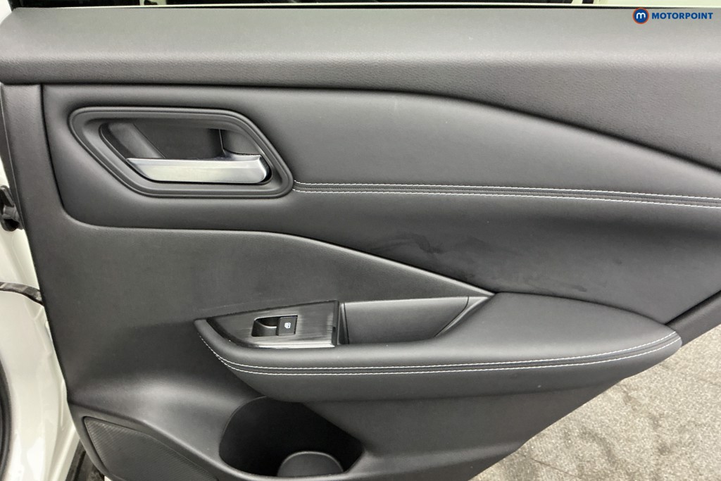 Nissan Qashqai N-Connecta Automatic Petrol-Electric Hybrid SUV - Stock Number (1644575) - 27th supplementary image