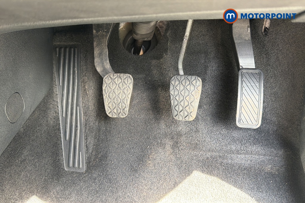 Ford Ecosport Titanium Manual Petrol SUV - Stock Number (1645985) - 24th supplementary image