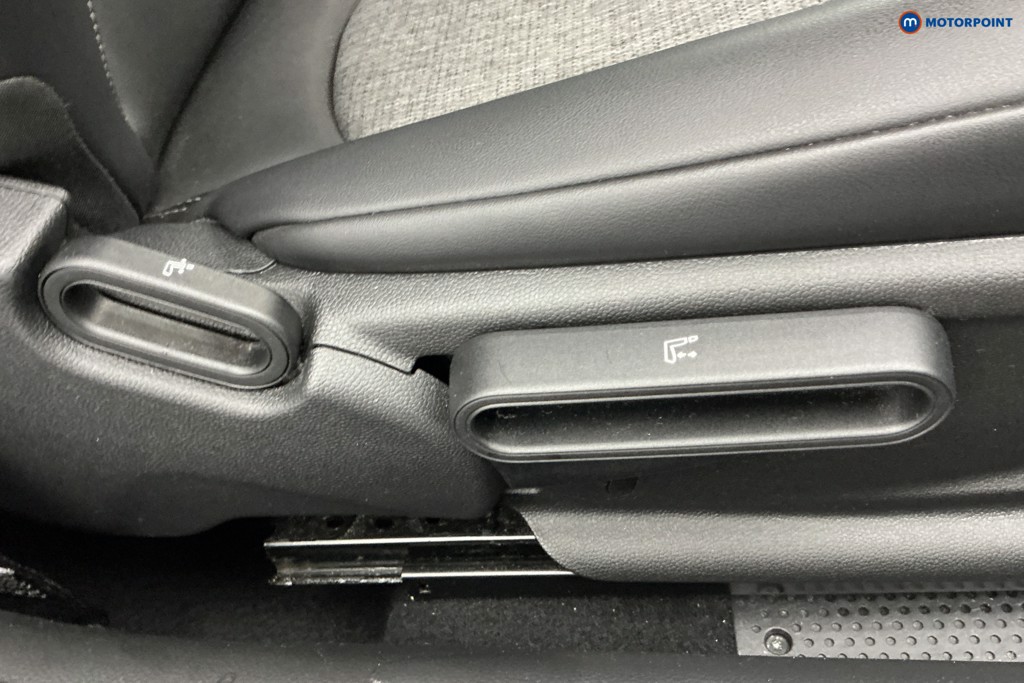 Mini Hatchback Cooper S Level 2 Automatic Electric Hatchback - Stock Number (1646235) - 24th supplementary image
