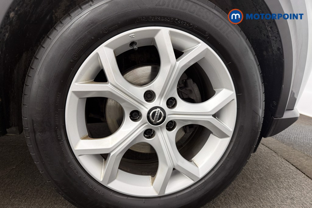 Nissan Juke N-Connecta Manual Petrol SUV - Stock Number (1647383) - 11th supplementary image