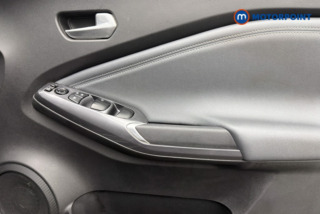 Nissan Juke N-Connecta Manual Petrol SUV - Stock Number (1647383) - 18th supplementary image