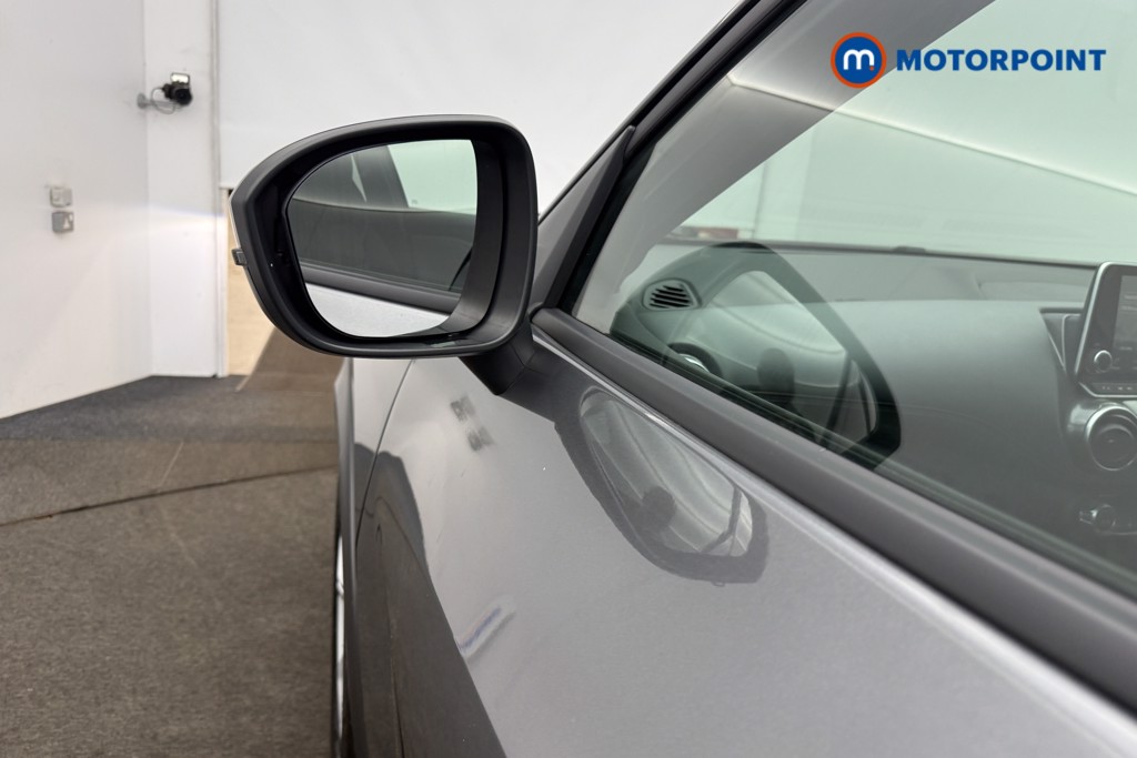 Nissan Juke N-Connecta Manual Petrol SUV - Stock Number (1647383) - 30th supplementary image