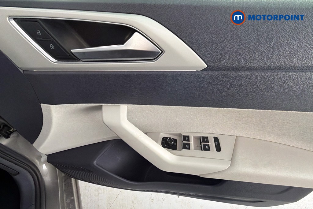 Volkswagen Polo SEL Manual Petrol Hatchback - Stock Number (1647916) - 19th supplementary image