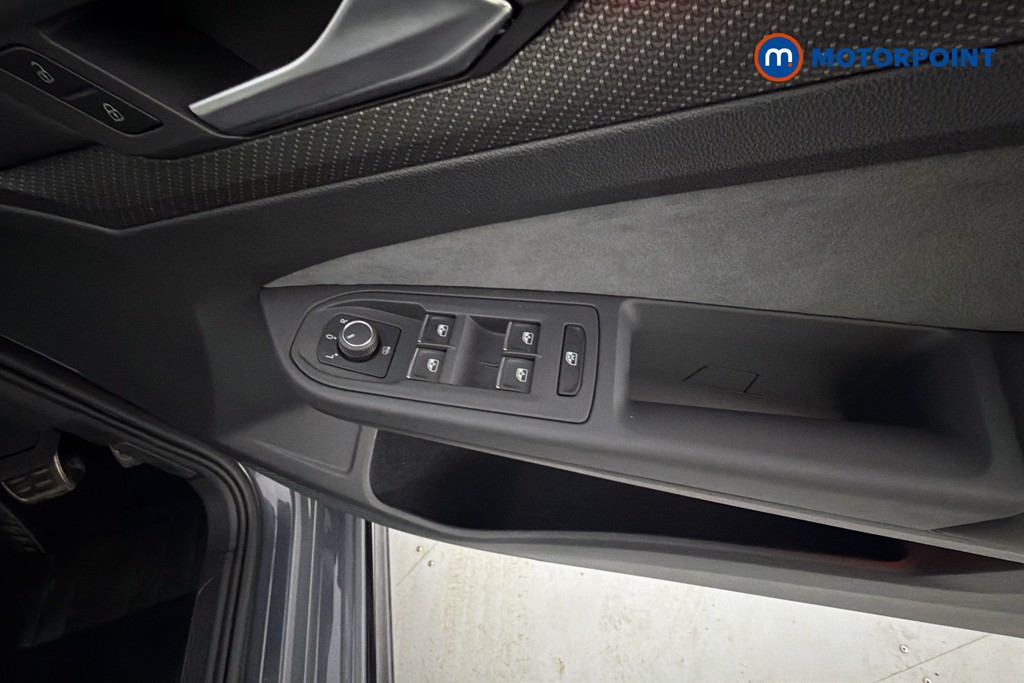 Volkswagen Golf R-Line Automatic Diesel Hatchback - Stock Number (1648057) - 20th supplementary image