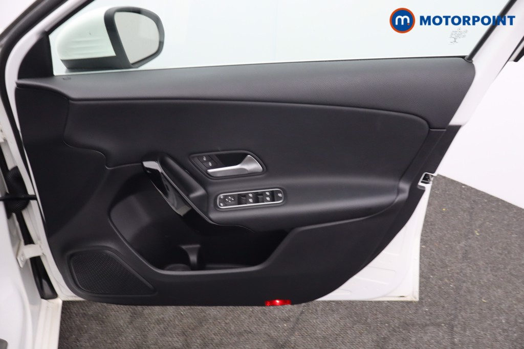 Mercedes-Benz A Class SE Manual Petrol Hatchback - Stock Number (1648098) - 8th supplementary image