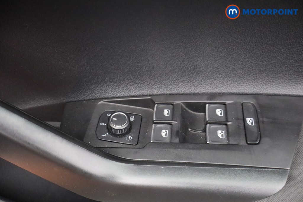 Volkswagen Polo R-Line Manual Petrol Hatchback - Stock Number (1648984) - 10th supplementary image