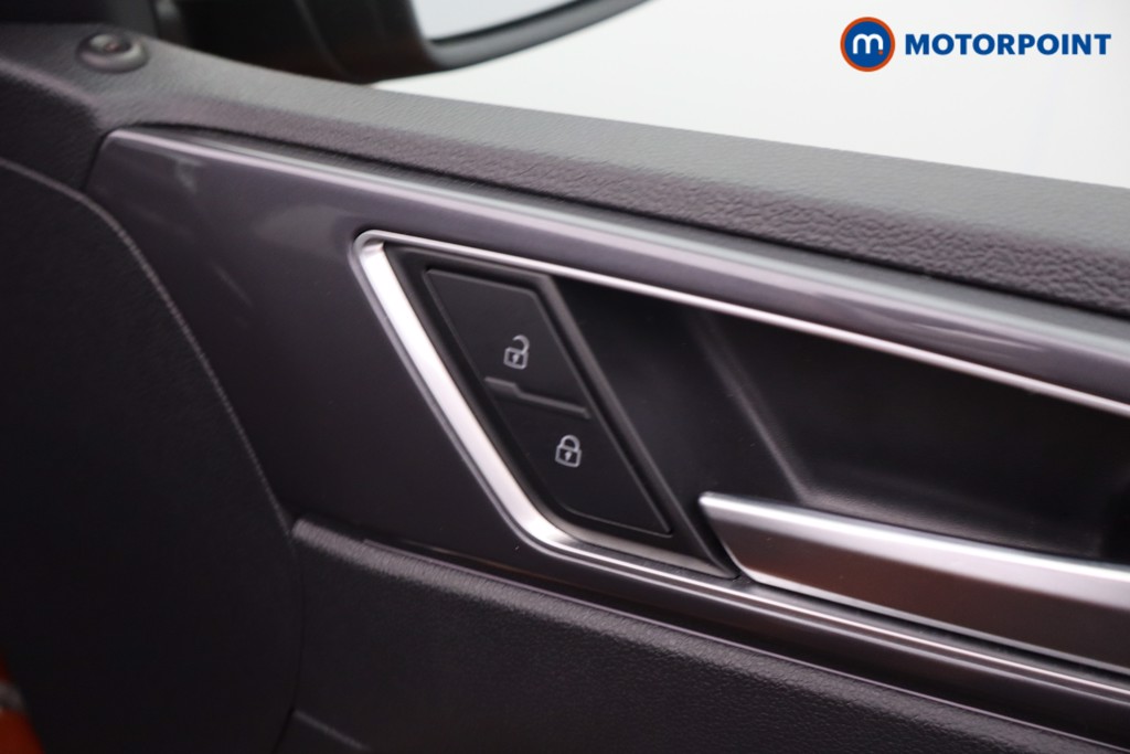 Volkswagen Polo R-Line Manual Petrol Hatchback - Stock Number (1648984) - 11th supplementary image