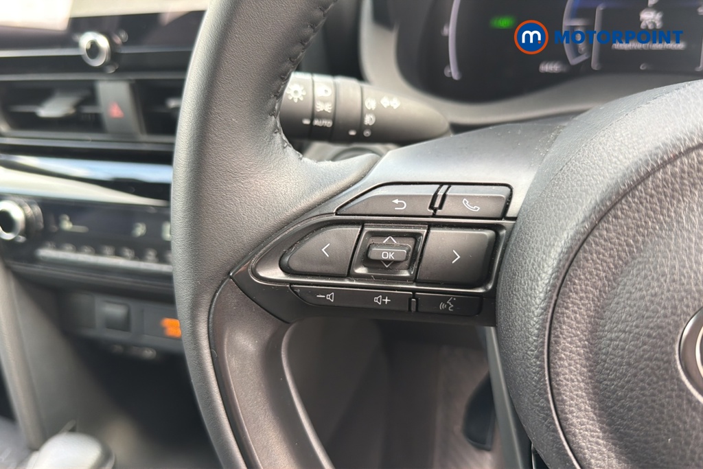 Toyota Yaris Cross Design Automatic Petrol-Electric Hybrid Estate - Stock Number (1649041) - 4th supplementary image