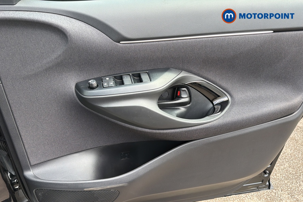 Toyota Yaris Cross Design Automatic Petrol-Electric Hybrid Estate - Stock Number (1649041) - 18th supplementary image