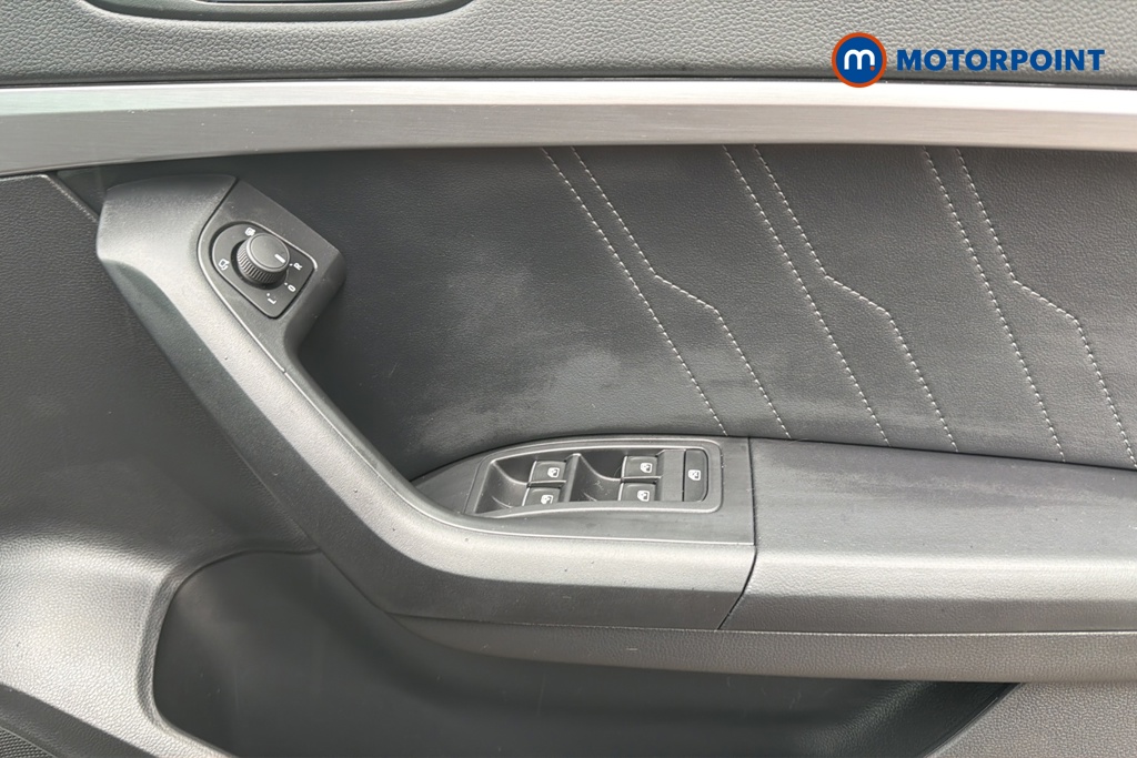 Seat Ateca Fr Black Edition Automatic Petrol SUV - Stock Number (1649443) - 19th supplementary image