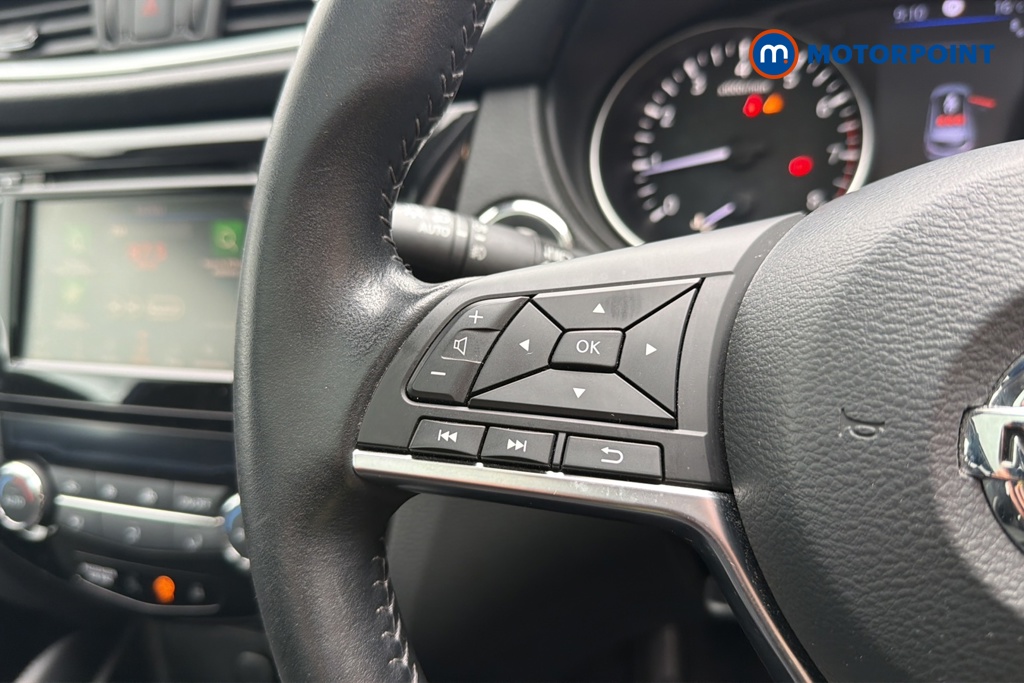 Nissan Qashqai N-Connecta Manual Petrol SUV - Stock Number (1649444) - 4th supplementary image