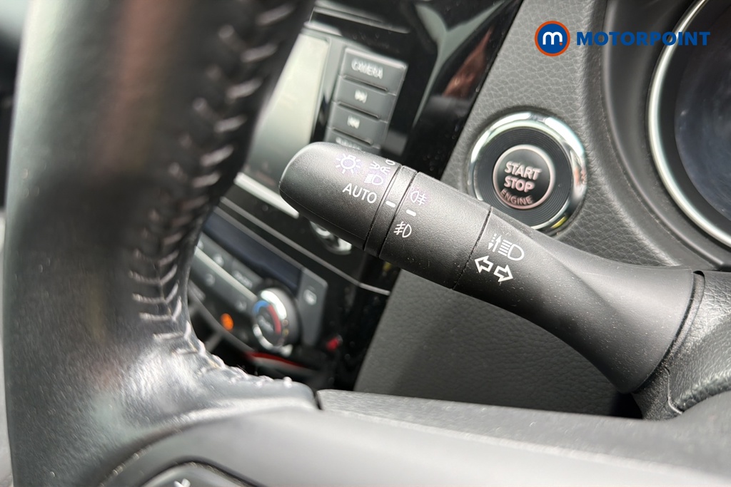 Nissan Qashqai N-Connecta Manual Petrol SUV - Stock Number (1649444) - 5th supplementary image