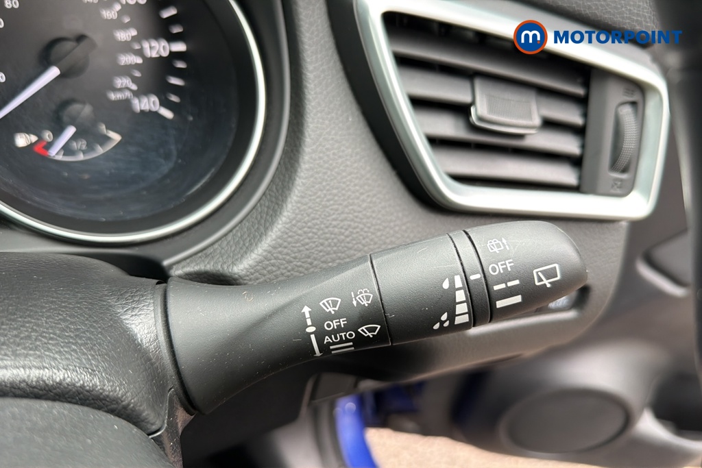 Nissan Qashqai N-Connecta Manual Petrol SUV - Stock Number (1649444) - 6th supplementary image