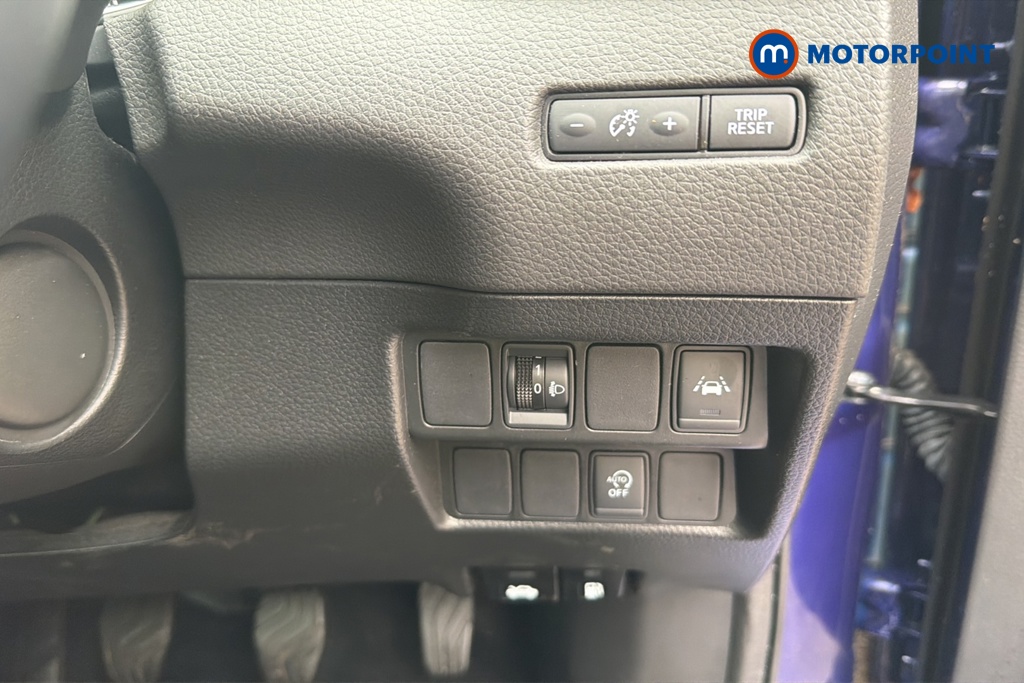 Nissan Qashqai N-Connecta Manual Petrol SUV - Stock Number (1649444) - 11th supplementary image