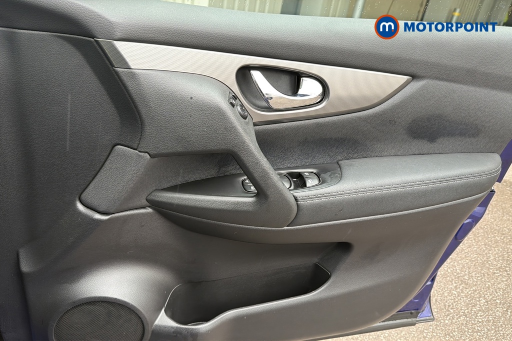 Nissan Qashqai N-Connecta Manual Petrol SUV - Stock Number (1649444) - 18th supplementary image