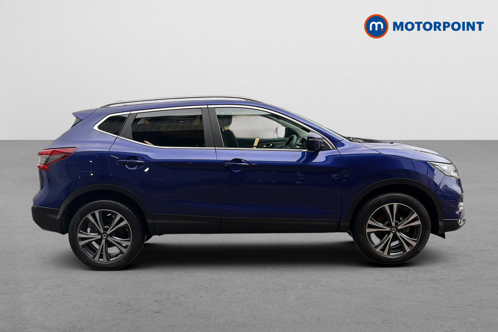 Nissan Qashqai N-Connecta Manual Petrol SUV - Stock Number (1649444) - Passenger side
