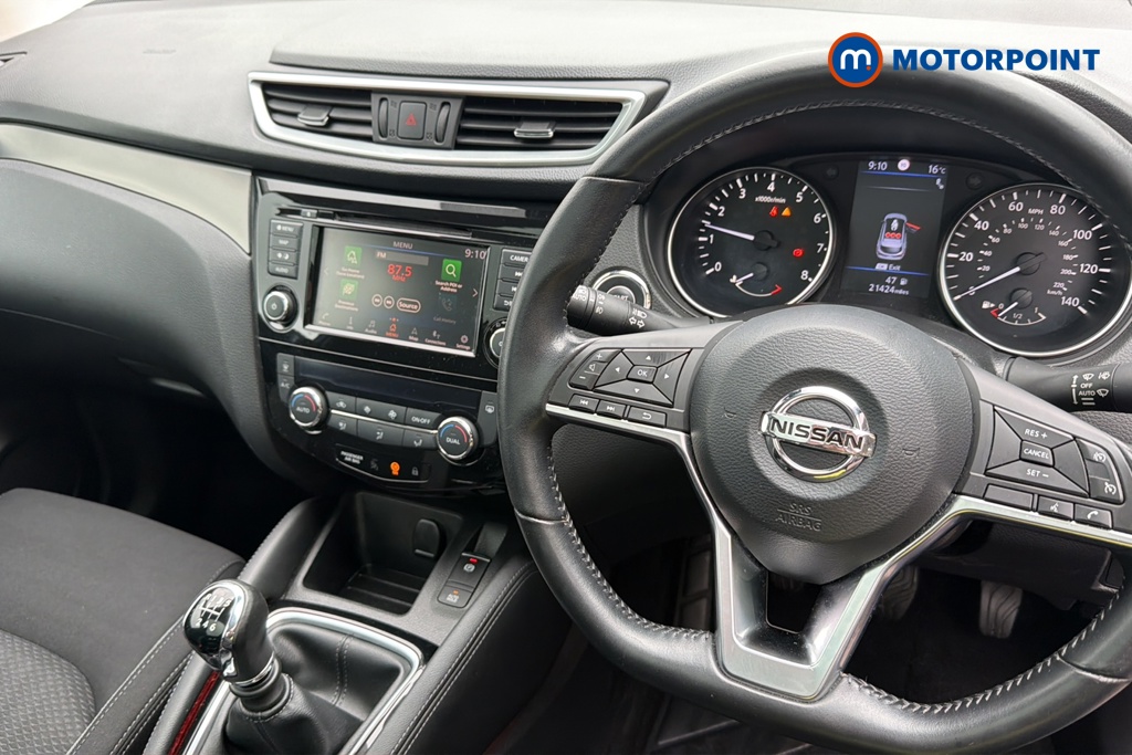 Nissan Qashqai N-Connecta Manual Petrol SUV - Stock Number (1649444) - 1st supplementary image