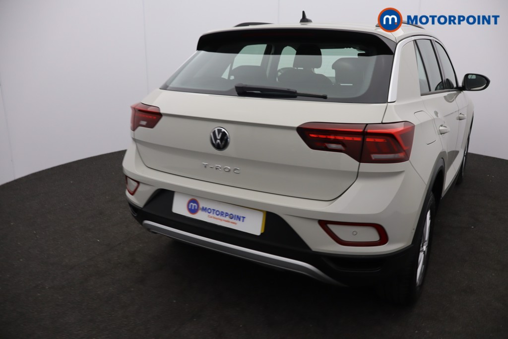 Volkswagen T-Roc Life Automatic Petrol SUV - Stock Number (1634471) - 2nd supplementary image