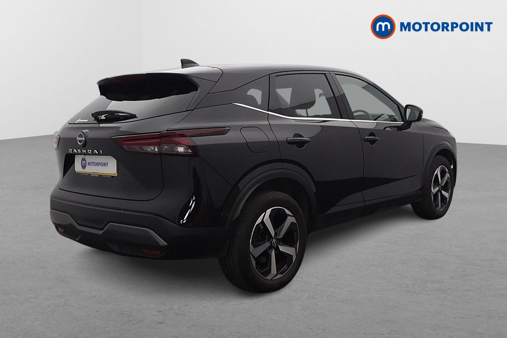 Nissan Qashqai N-Connecta Manual Petrol SUV - Stock Number (1640789) - Drivers side rear corner