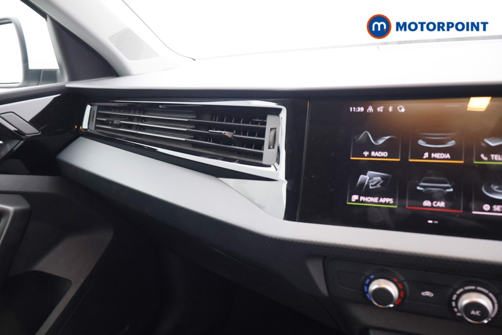 Audi A1 Technik Manual Petrol Hatchback - Stock Number (1641817) - 9th supplementary image