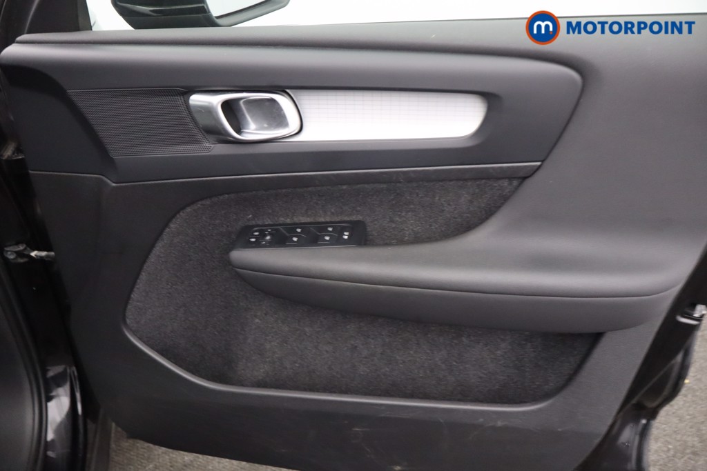 Volvo Xc40 Core Automatic Petrol Plug-In Hybrid SUV - Stock Number (1642190) - 9th supplementary image