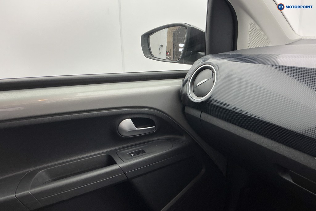Volkswagen UP R-Line Manual Petrol Hatchback - Stock Number (1642208) - 17th supplementary image