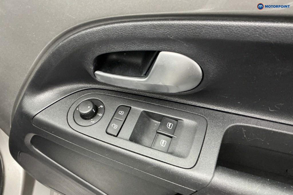 Volkswagen UP R-Line Manual Petrol Hatchback - Stock Number (1642208) - 23rd supplementary image
