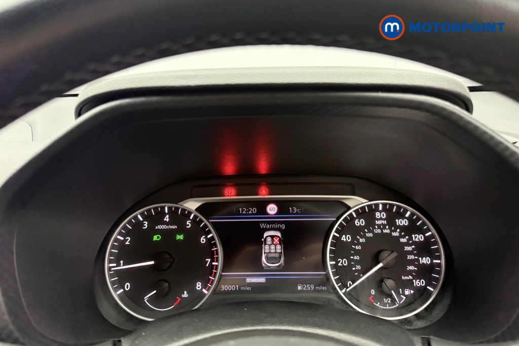 Nissan Juke N-Connecta Manual Petrol SUV - Stock Number (1642329) - 9th supplementary image