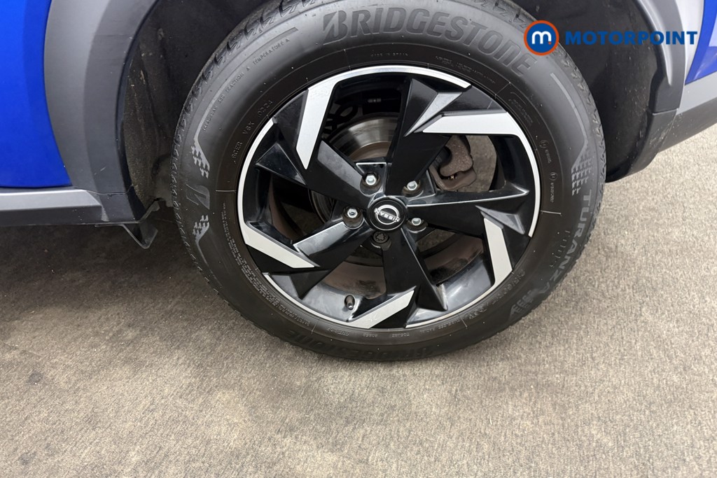 Nissan Juke N-Connecta Manual Petrol SUV - Stock Number (1642329) - 23rd supplementary image
