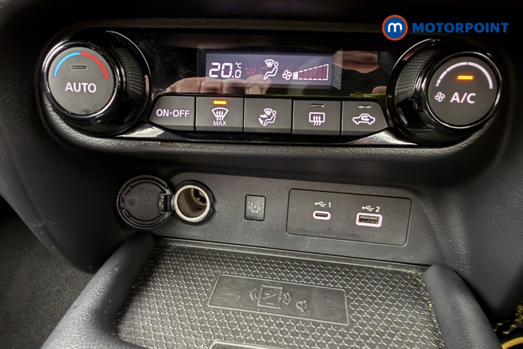 Nissan Juke N-Connecta Manual Petrol SUV - Stock Number (1642397) - 16th supplementary image