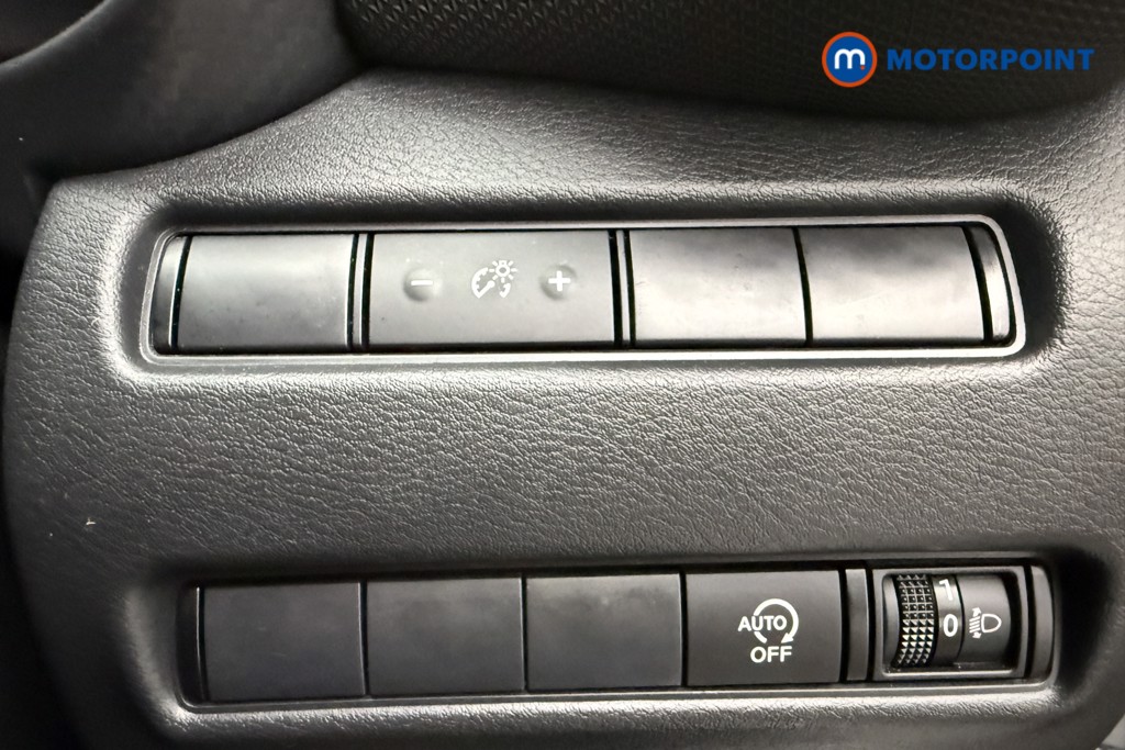 Nissan Juke N-Connecta Manual Petrol SUV - Stock Number (1642397) - 17th supplementary image