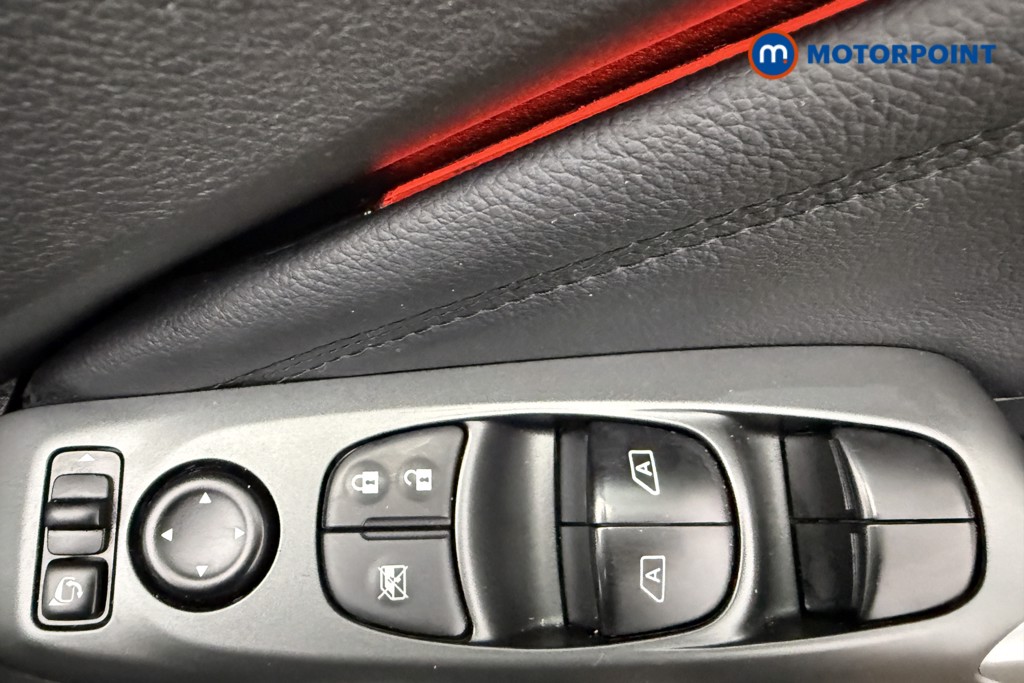 Nissan Juke N-Connecta Manual Petrol SUV - Stock Number (1642397) - 19th supplementary image