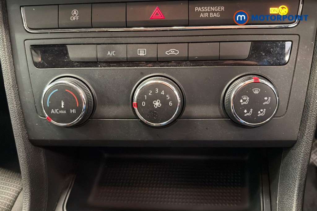 Seat Leon SE Manual Petrol Hatchback - Stock Number (1643167) - 12th supplementary image