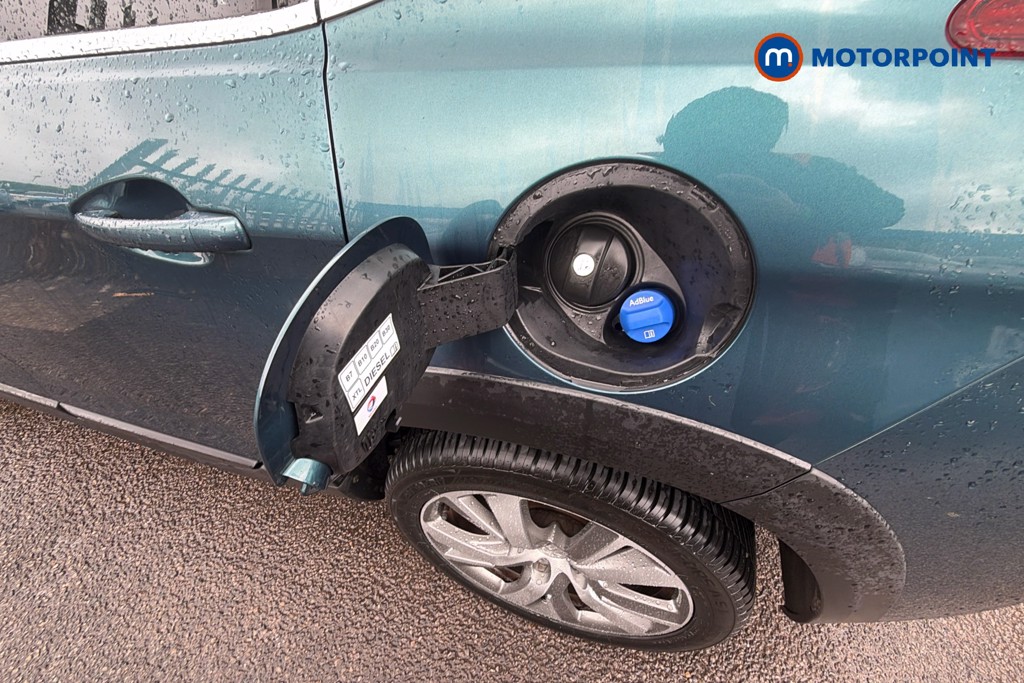 Peugeot 2008 Allure Manual Diesel SUV - Stock Number (1643557) - 41st supplementary image