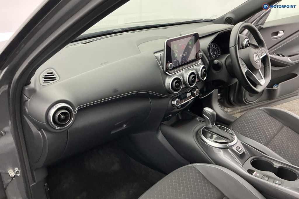 Nissan Juke N-Connecta Automatic Petrol-Electric Hybrid SUV - Stock Number (1643761) - 9th supplementary image
