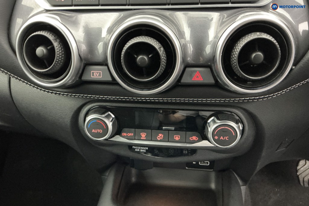 Nissan Juke N-Connecta Automatic Petrol-Electric Hybrid SUV - Stock Number (1643761) - 17th supplementary image