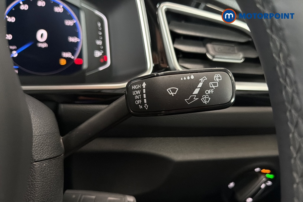 Volkswagen T-Roc R-Line Automatic Petrol SUV - Stock Number (1644405) - 6th supplementary image