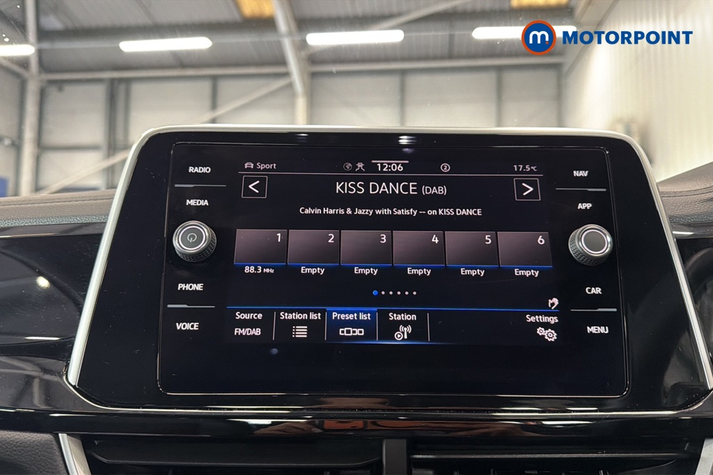 Volkswagen T-Roc R-Line Automatic Petrol SUV - Stock Number (1644405) - 8th supplementary image