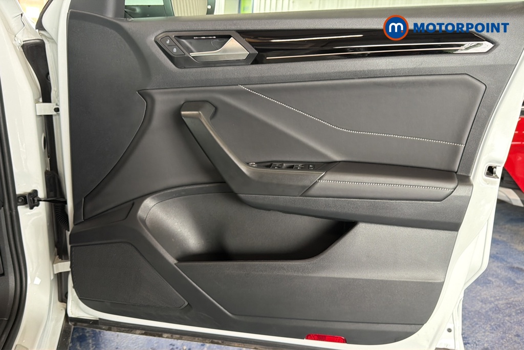 Volkswagen T-Roc R-Line Automatic Petrol SUV - Stock Number (1644405) - 18th supplementary image