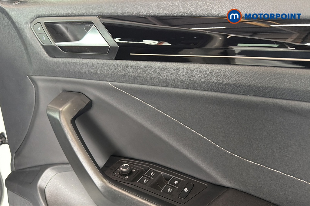 Volkswagen T-Roc R-Line Automatic Petrol SUV - Stock Number (1644405) - 19th supplementary image