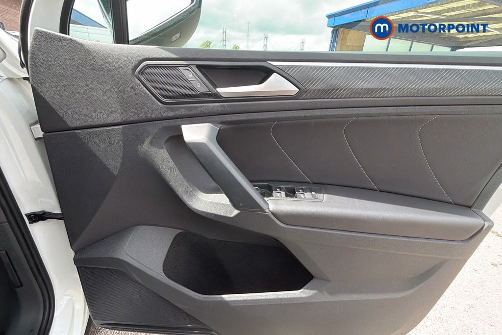 Volkswagen Tiguan R-Line Automatic Petrol SUV - Stock Number (1644838) - 19th supplementary image