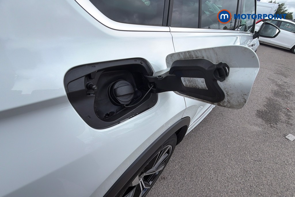 Volkswagen Tiguan R-Line Automatic Petrol SUV - Stock Number (1644838) - 41st supplementary image