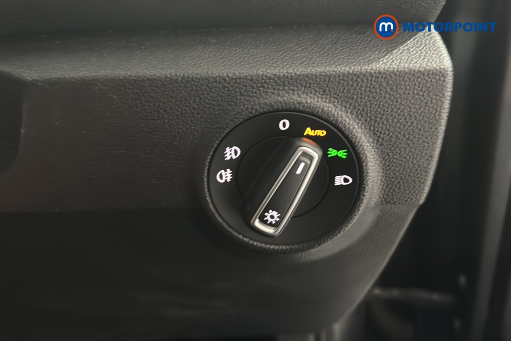 Volkswagen T-Roc SEL Manual Petrol SUV - Stock Number (1645068) - 11th supplementary image