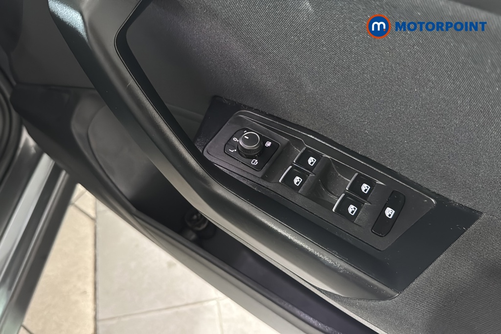 Volkswagen T-Roc SEL Manual Petrol SUV - Stock Number (1645068) - 19th supplementary image