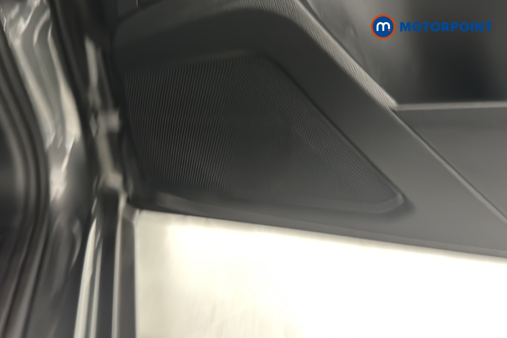 Volkswagen T-Roc SEL Manual Petrol SUV - Stock Number (1645068) - 21st supplementary image