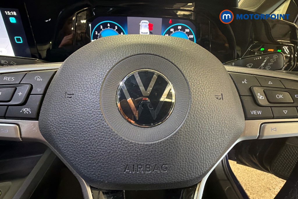 Volkswagen Golf Style Manual Petrol Hatchback - Stock Number (1645999) - 5th supplementary image
